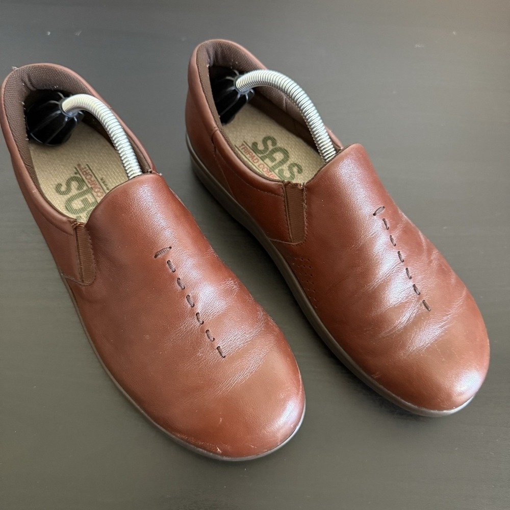 SAS Brown Leather Viva Soft Step Tripad Comfort Slip On Loafers Womans Size 7.5